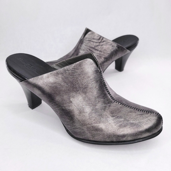 Born Shoes - Born Metallic Pewter Leather Slide Heel | 10